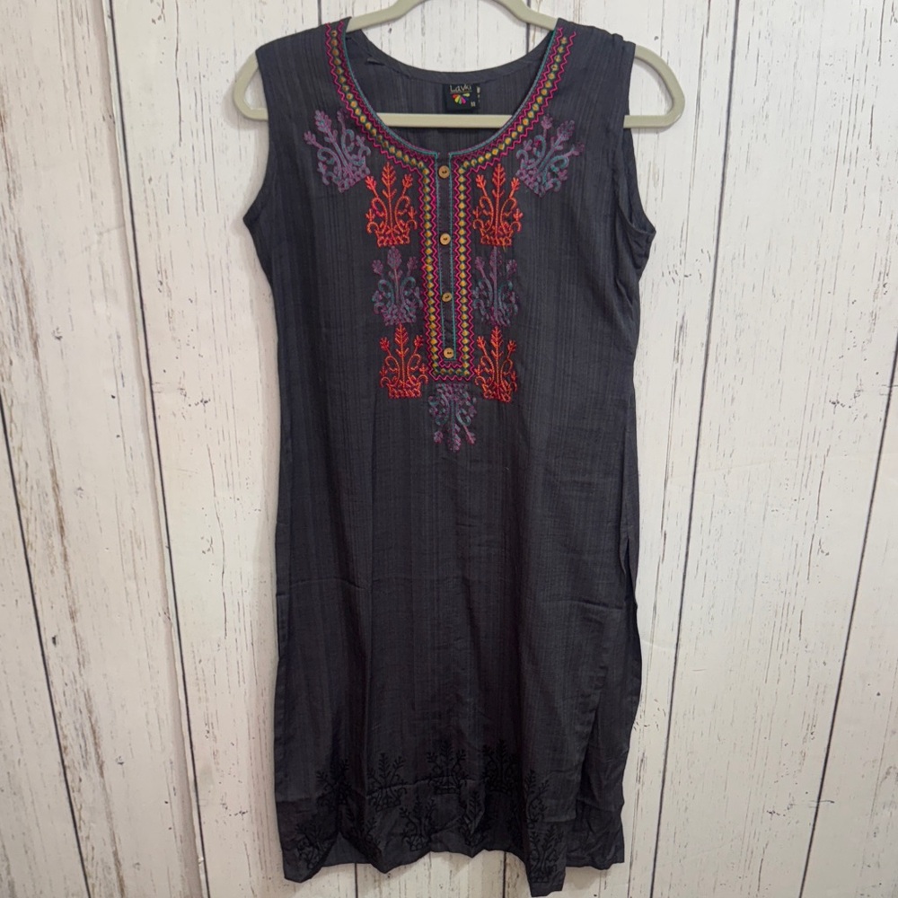 Lavki Embroidered Sleeveless Dress/Tunic